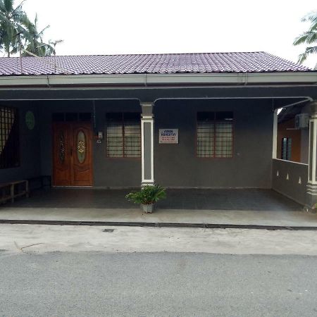 Aiman Homestay Маранг Экстерьер фото