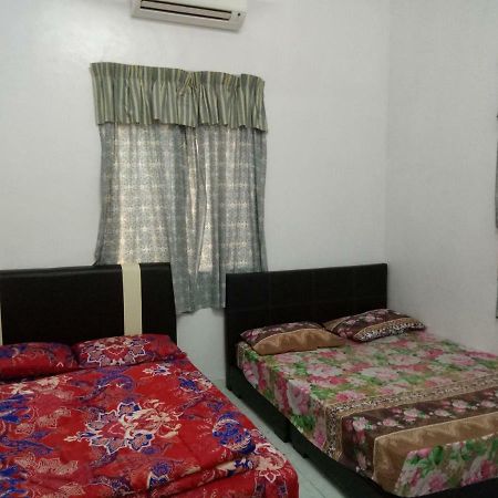 Aiman Homestay Маранг Экстерьер фото