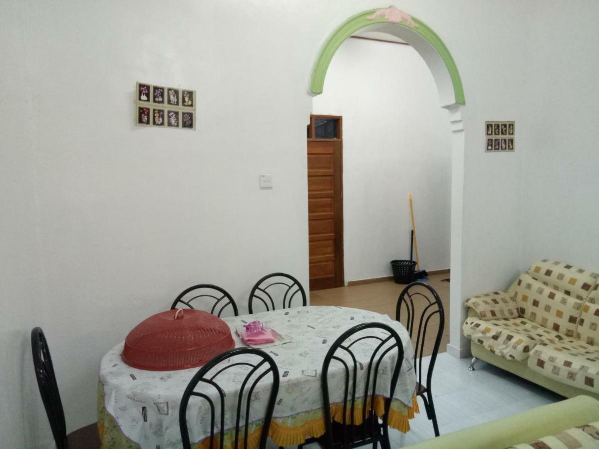 Aiman Homestay Маранг Экстерьер фото